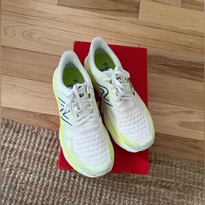 New Balance 1080v12 Running Sneakers - SZ 7 Men’s, 8.5 in Women’s